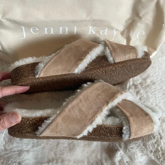 NWOT Jenni Kayne Tan and Cream Shearling and suede slide slippers. Size 38. - Picture 4 of 7